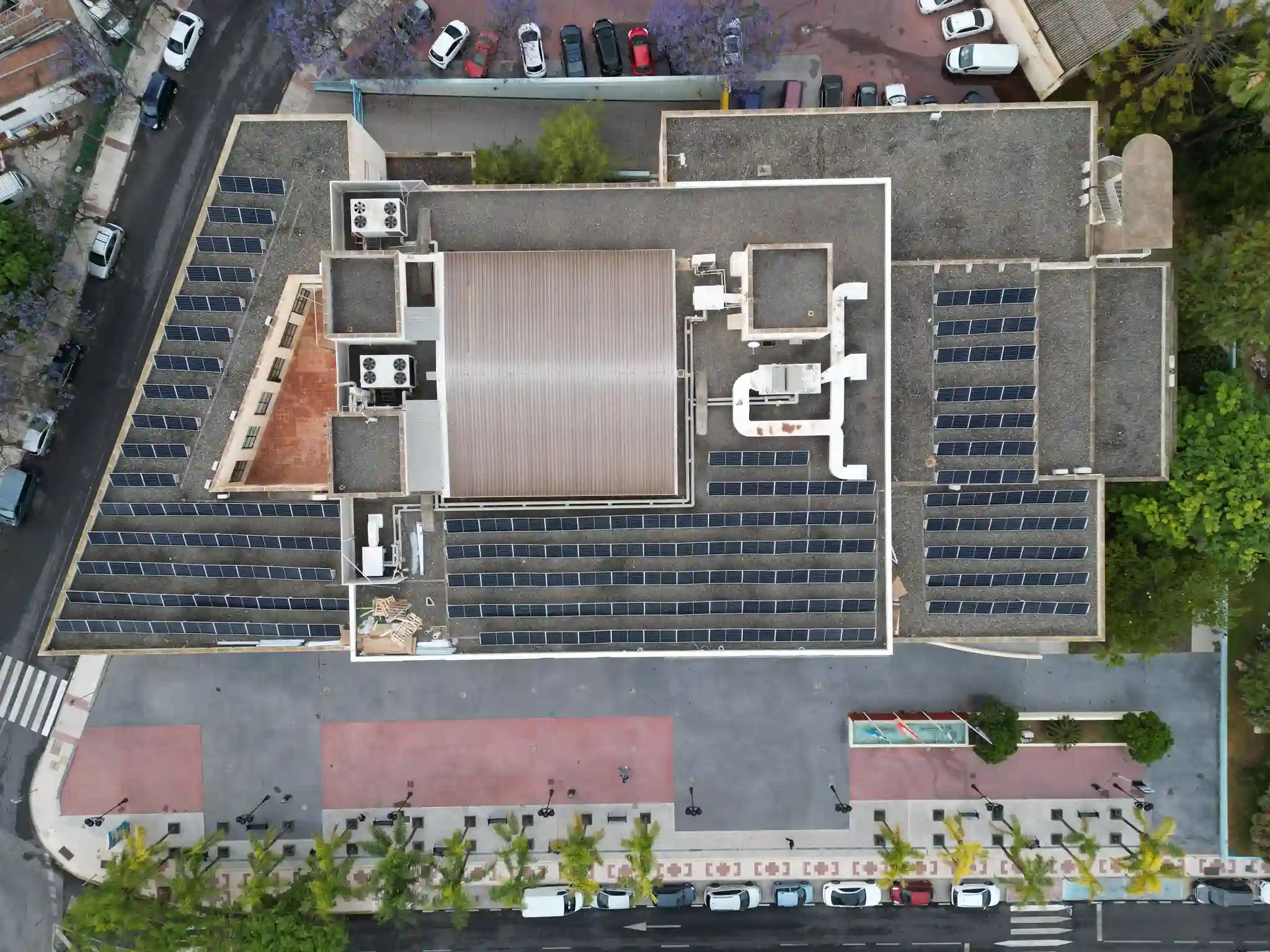 Ayuntamiento de Torremolinos. Paneles solares en Granada por Ingenia Solution