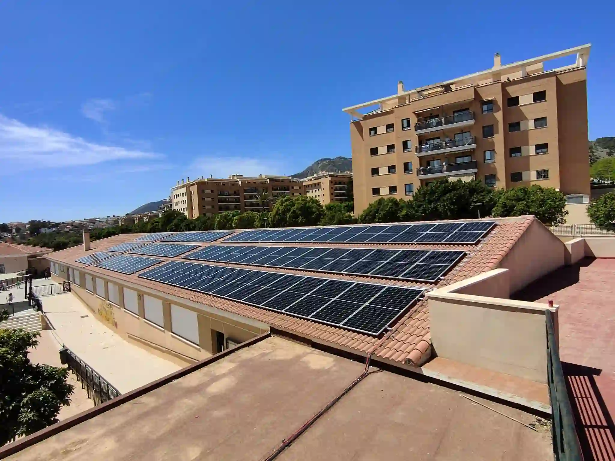 CEIP Los Pinillos Torremolinos. Placas Solares en Granada