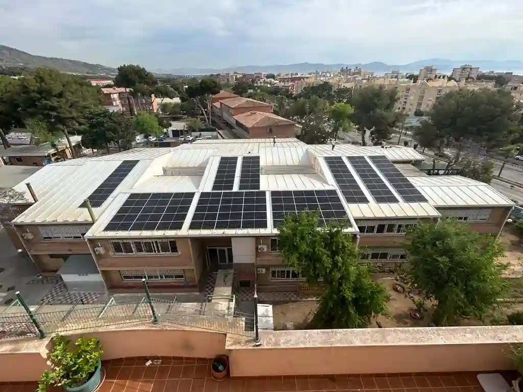 CEIP Palma de Mallorca Torremolinos. Placas solares monocristalinas en Granada