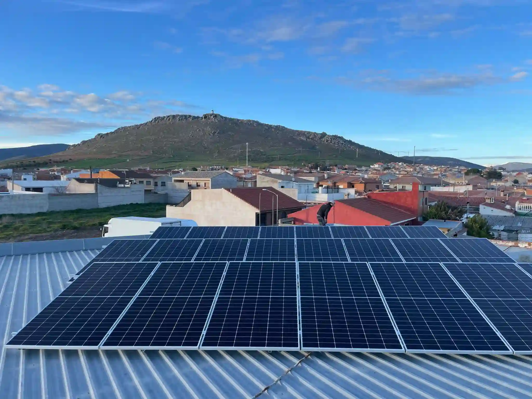 Fuente del Fresno-Ciudad Real. Proceso de instalación de placas solares por Ingenia Solutions