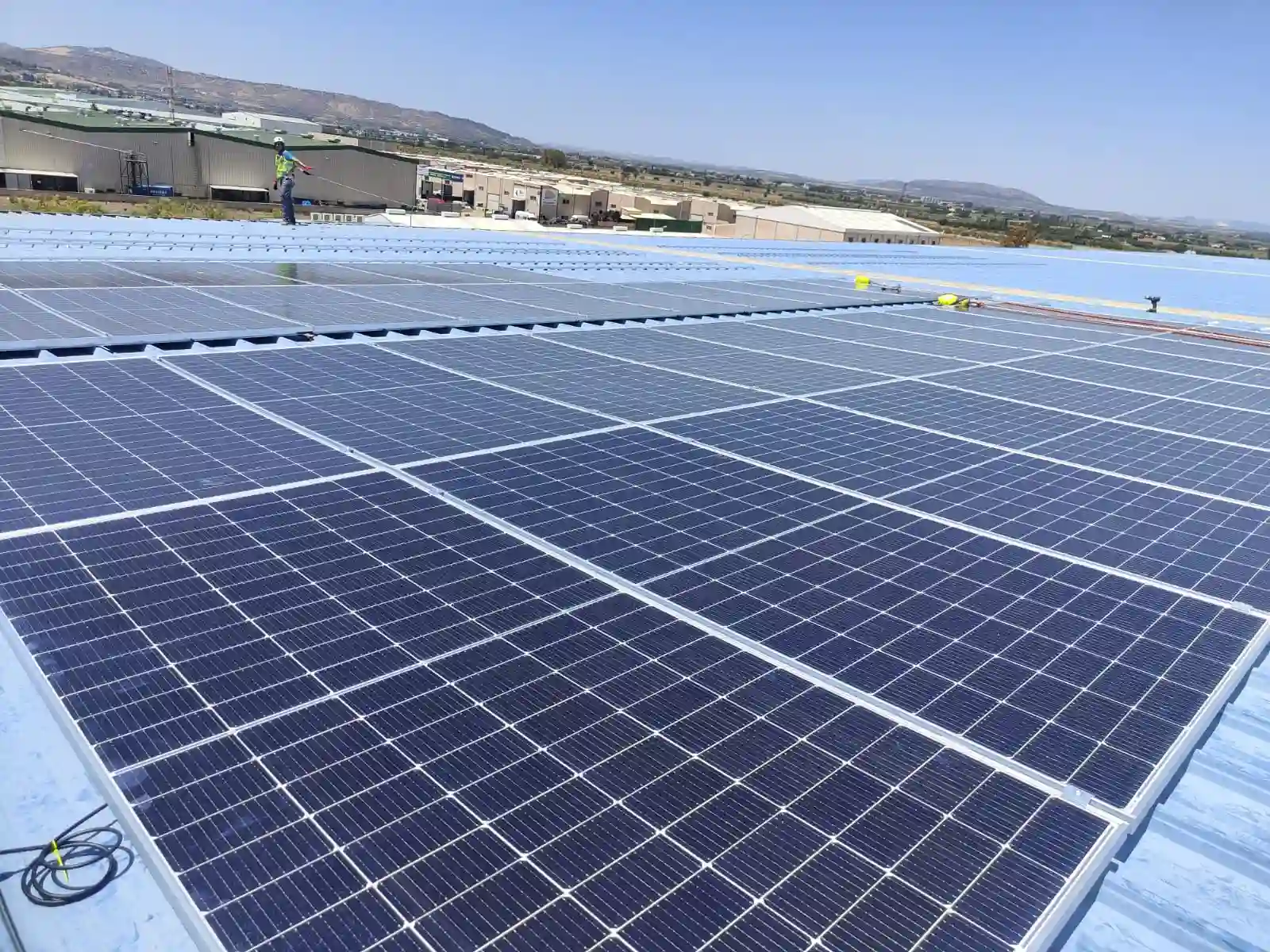 Instalación fotovoltaica.Placas Solares Monocristalinas con Sistema N-Type